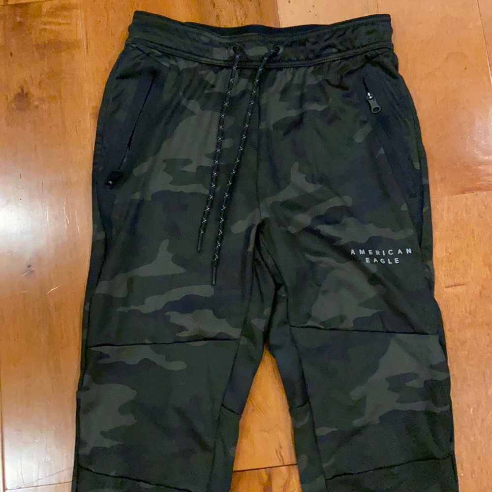 American Eagle xs men green camo joggers